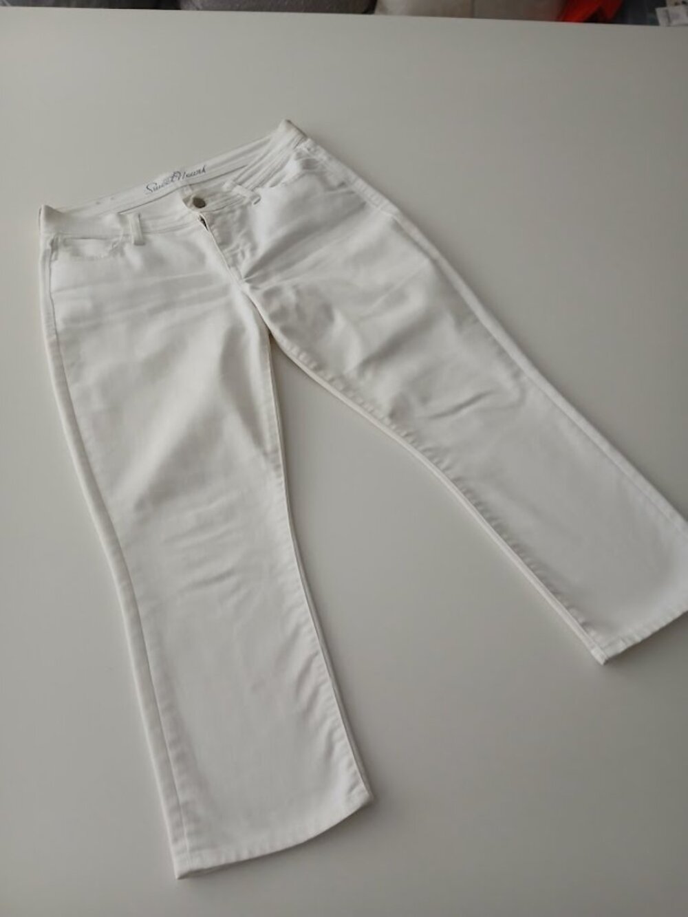 White "Sweetheart" Old Navy Cotton Jeans size 6
